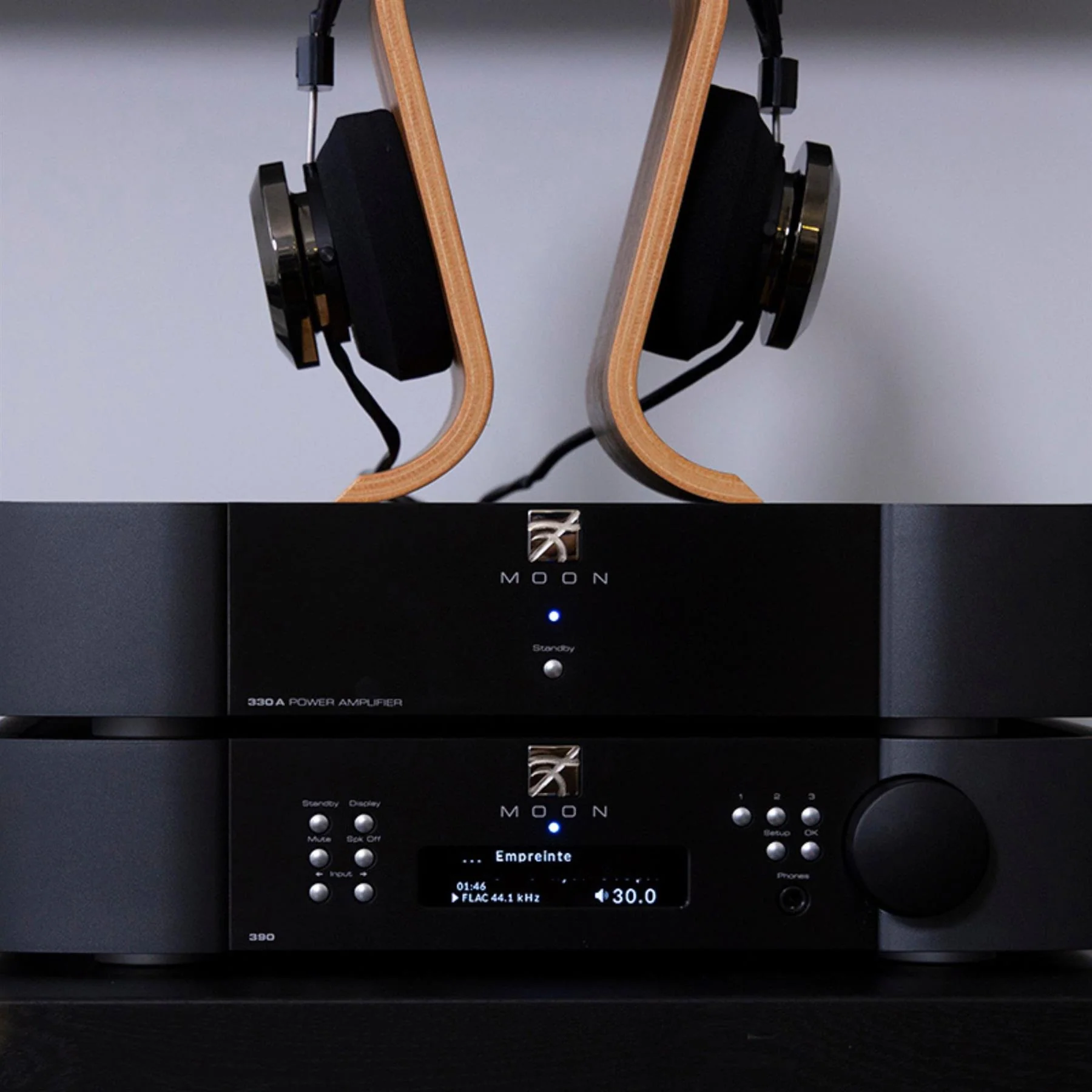 MOON 390 Network Player / Preamplifier - Image 4