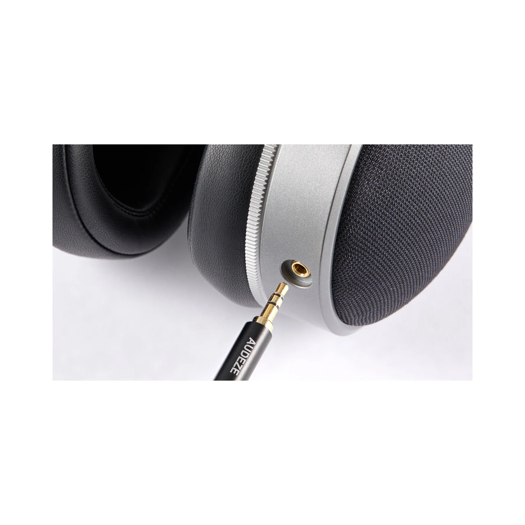 Audeze LCD-S20 Closed-Back Planar Headphones - Image 2