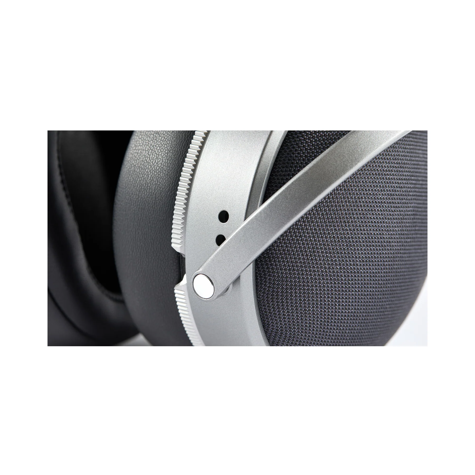Audeze LCD-S20 Closed-Back Planar Headphones - Image 3
