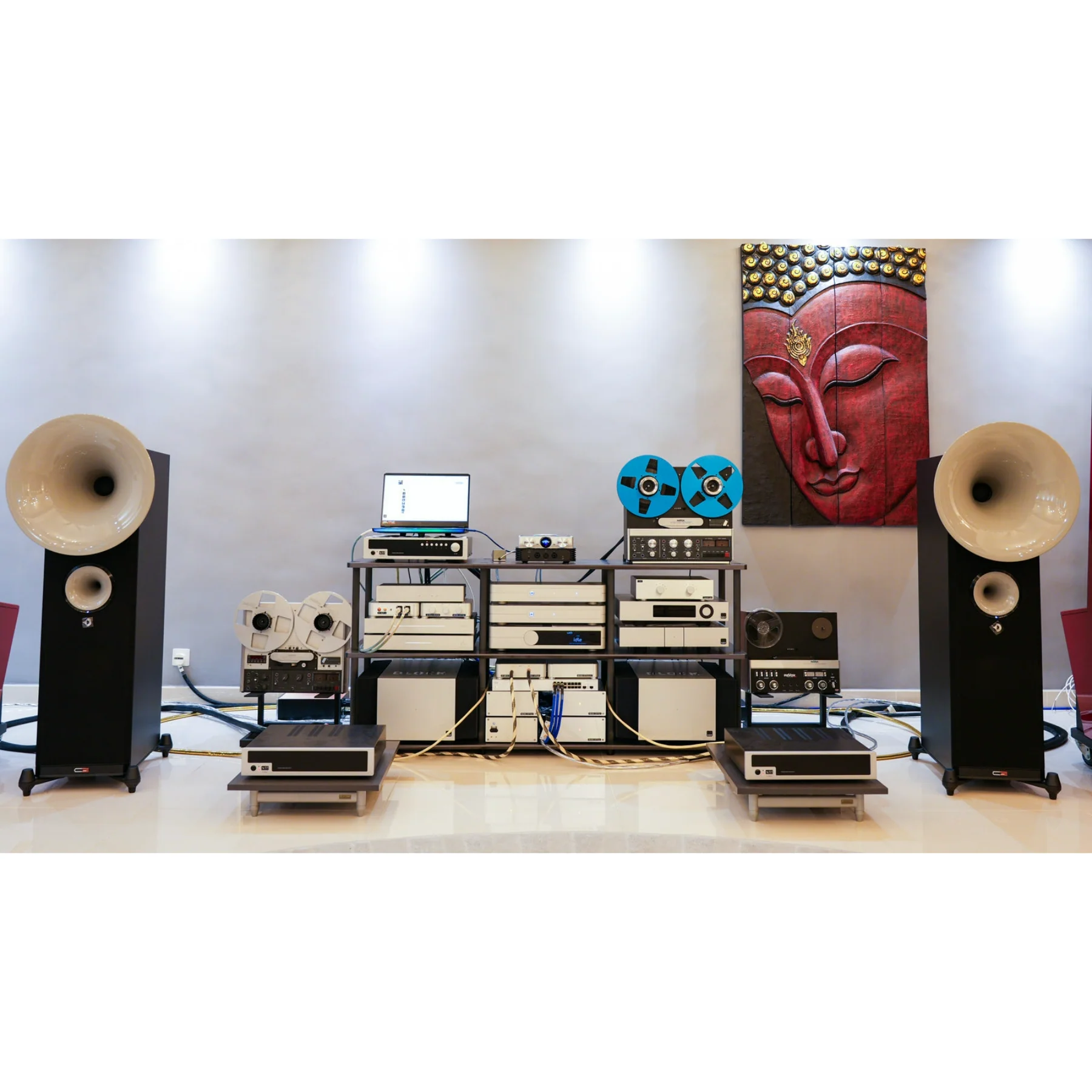iFi Audio iDSD Phantom Flagship Reference DAC, Streamer, Amp, & Preamp - Image 7