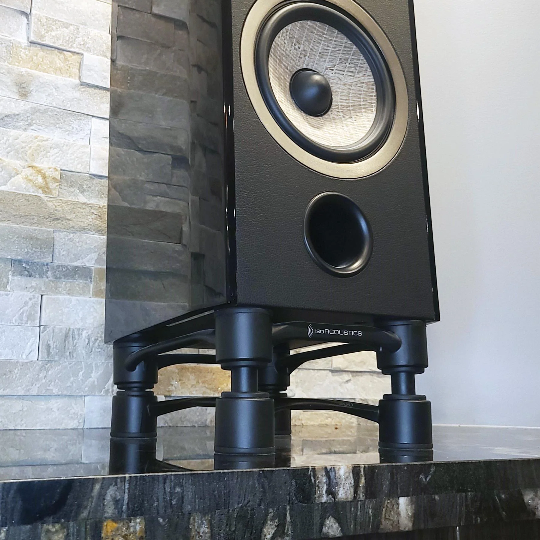 IsoAcoustics Aperta 200 Speaker Isolation Stands - Pair - Image 8