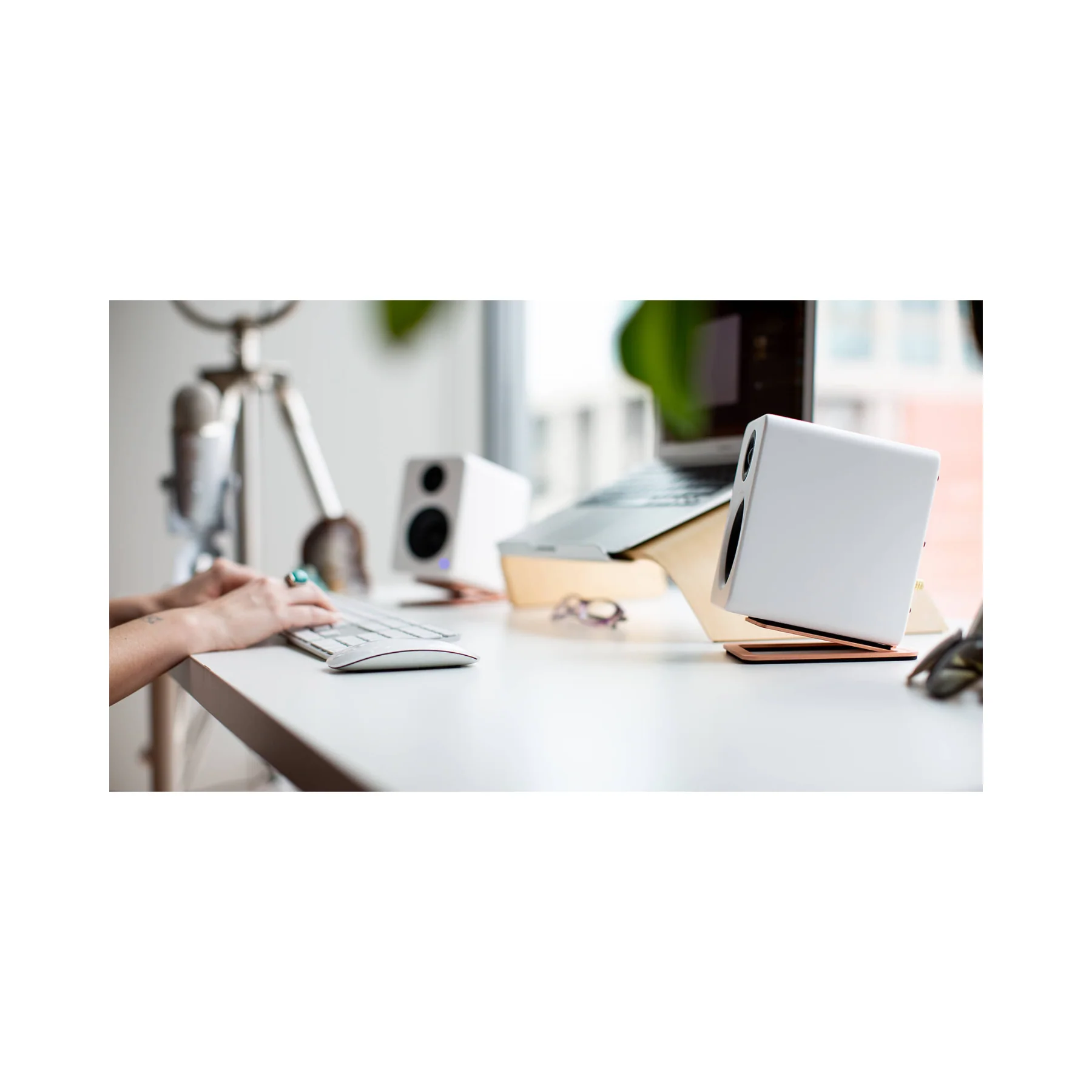 Kanto S2 Desktop Speaker Stands for Small Speakers - Clearance / Open Box - Image 9