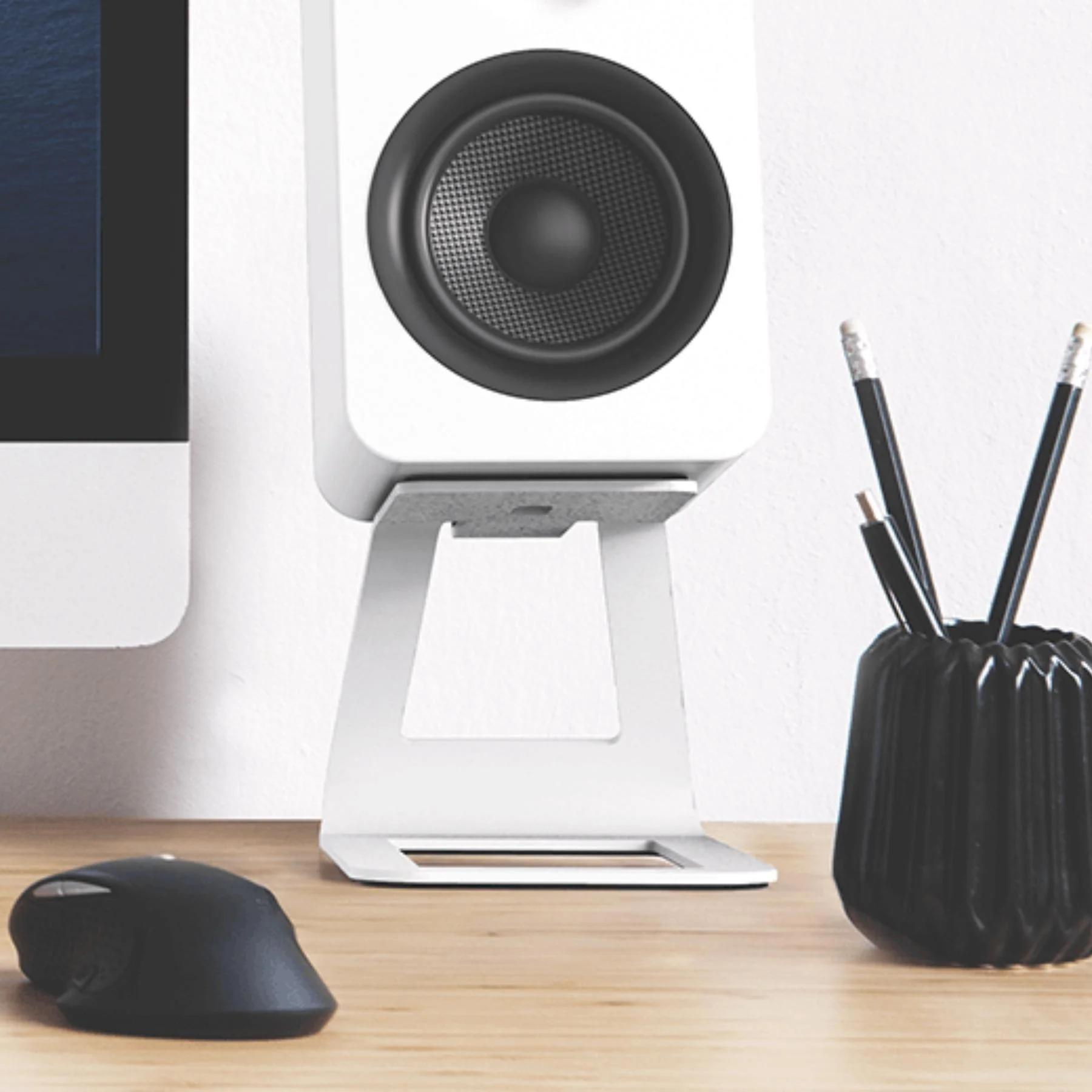 Kanto SE4 Desktop Speaker Stands - White Pair - Image 4