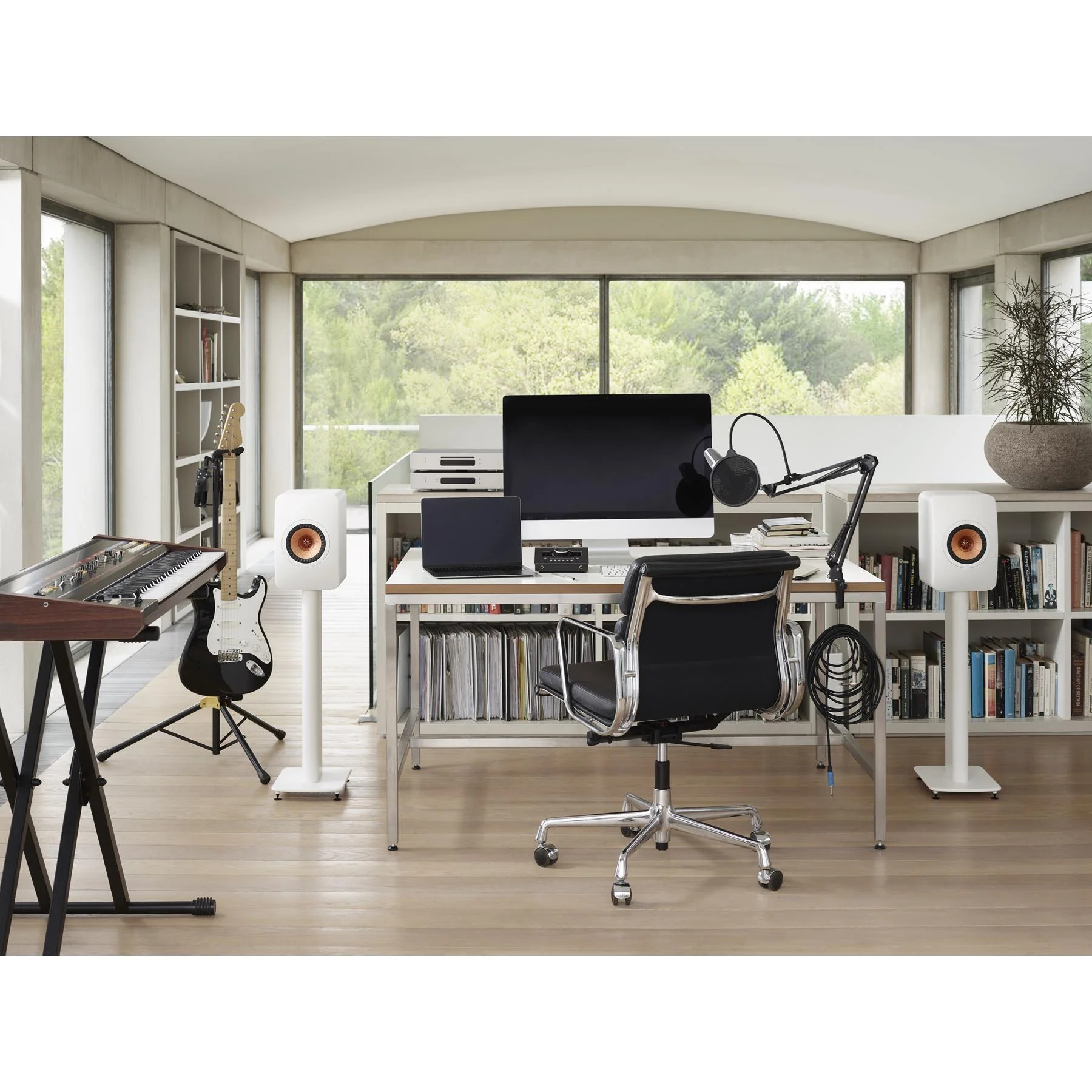 KEF LS50 Meta HiFi Bookshelf Speakers - Image 9