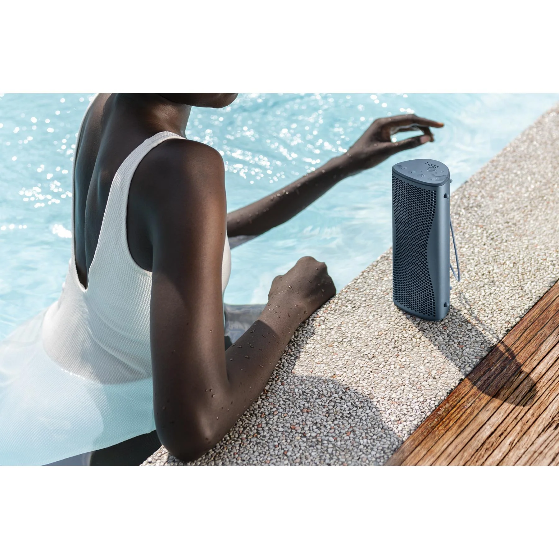 KEF MUO Portable Bluetooth Speaker - Image 32