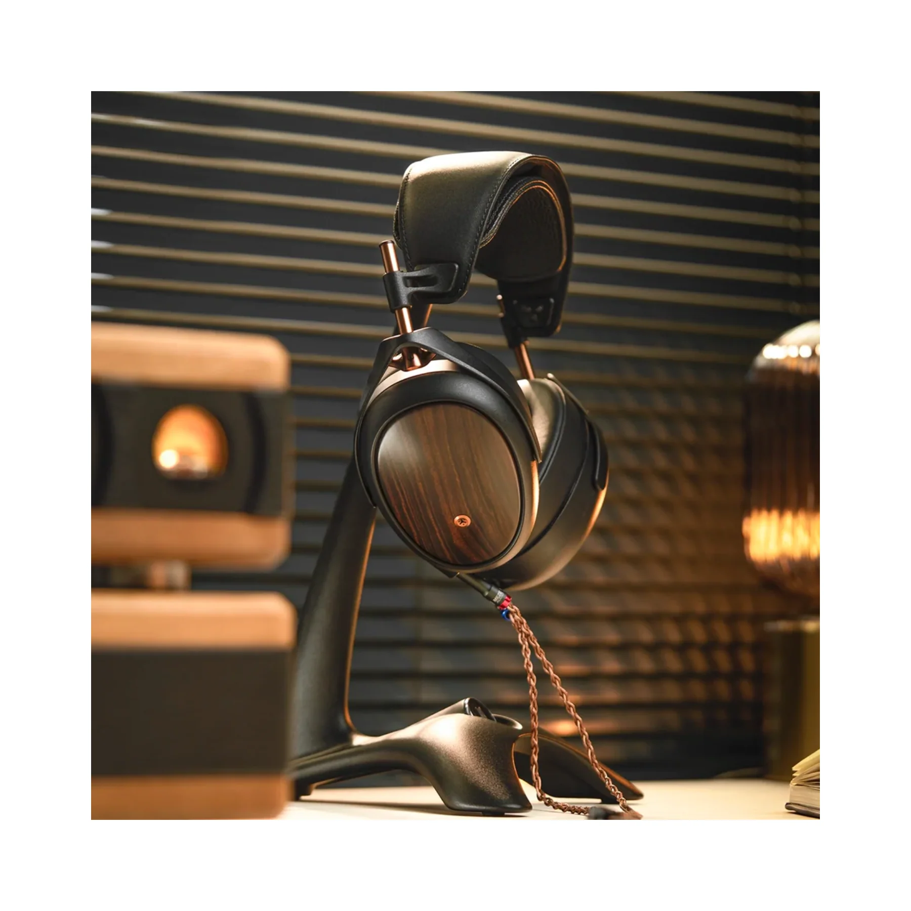 Meze Audio Liric II Closed Back Headphones - Image 6