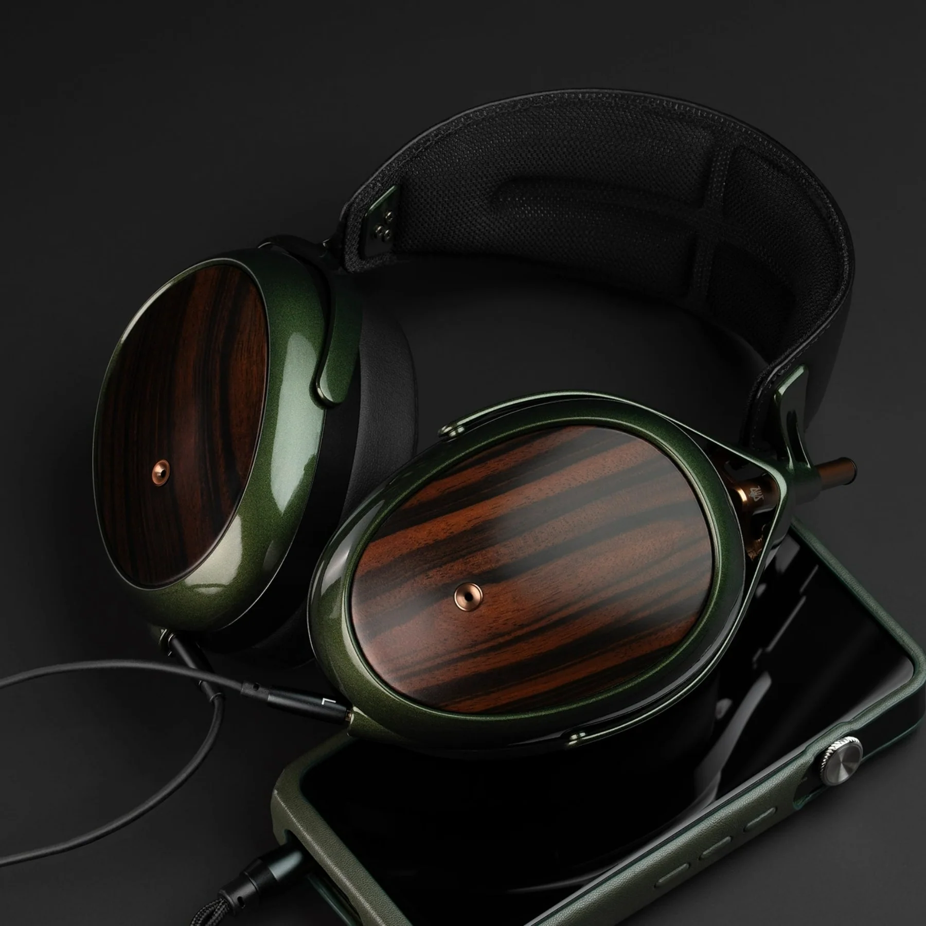 Meze Audio STRADA Closed-Back Dynamic Headphones - Image 7