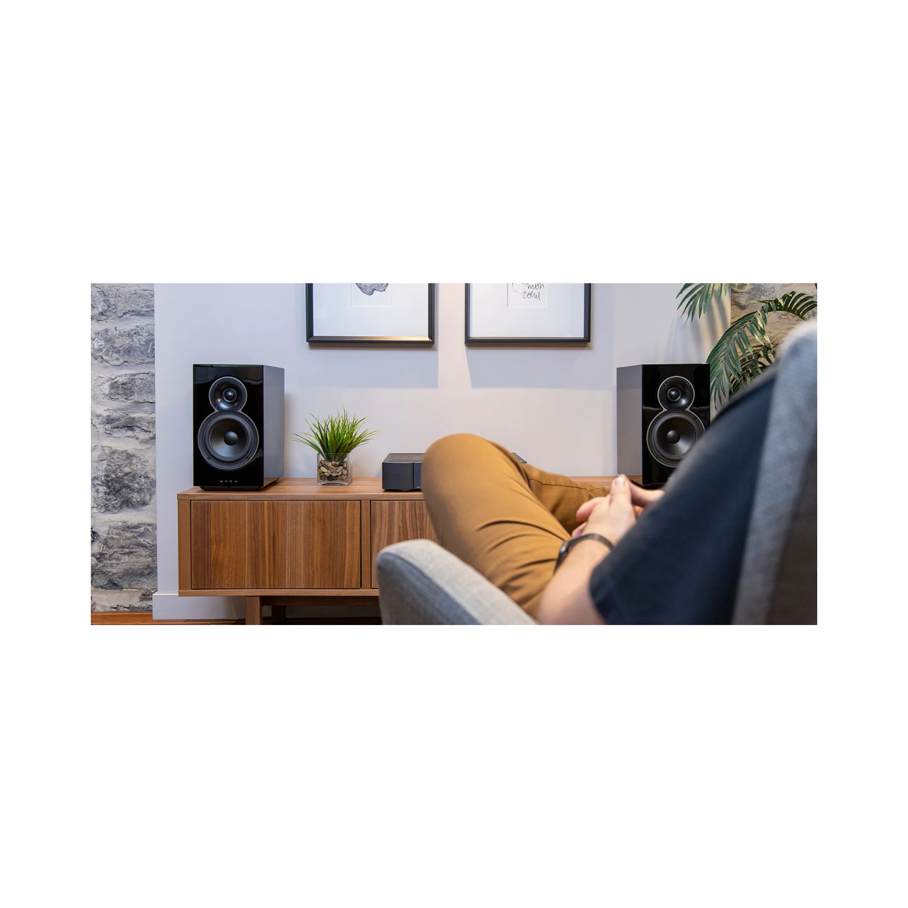 MOON Voice 22 Bookshelf Speakers (pair) - Please call 877-744-1179 for a discount on an Open-box unit - Image 7