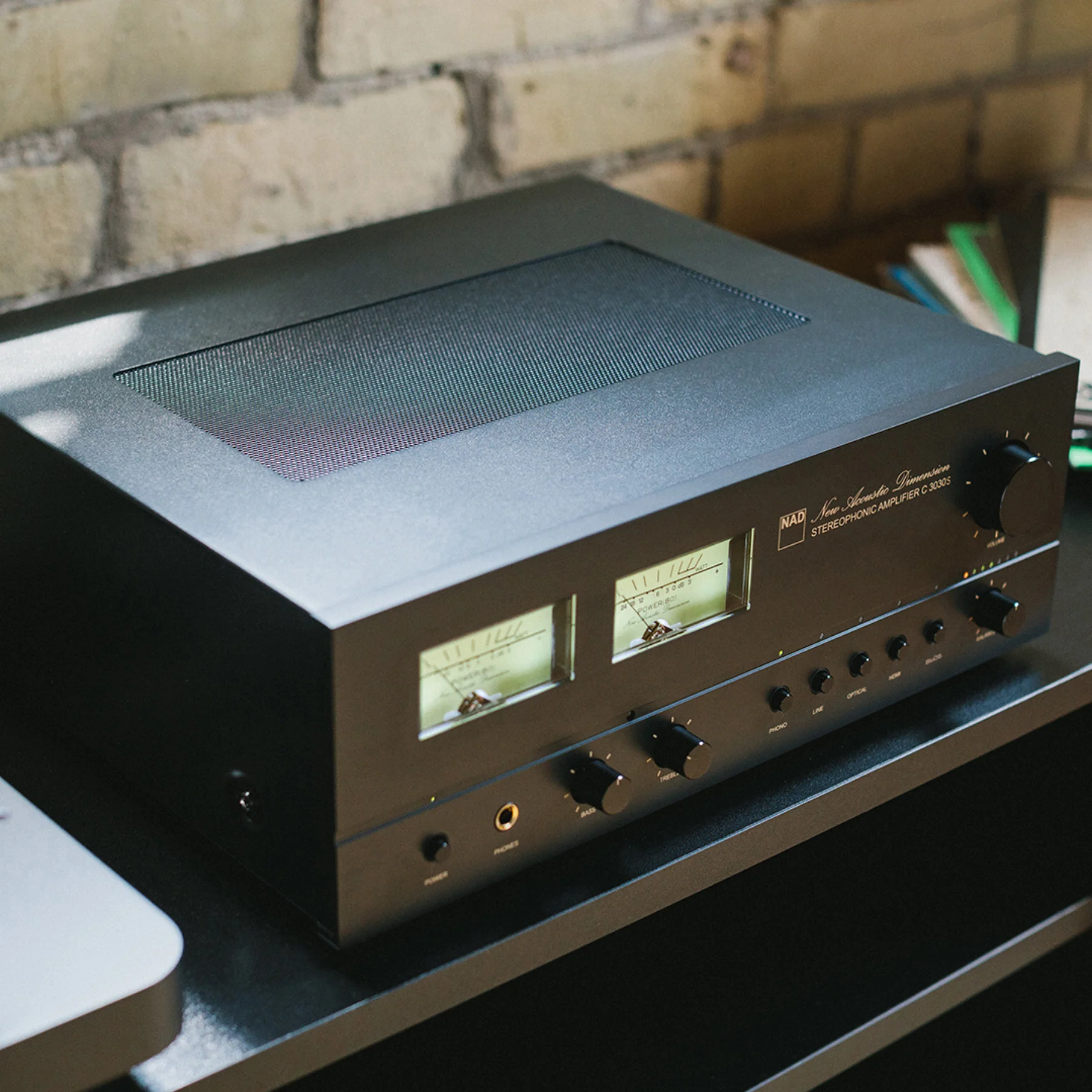 NAD C 3030 / C 3030S Integrated Amplifier - Image 4