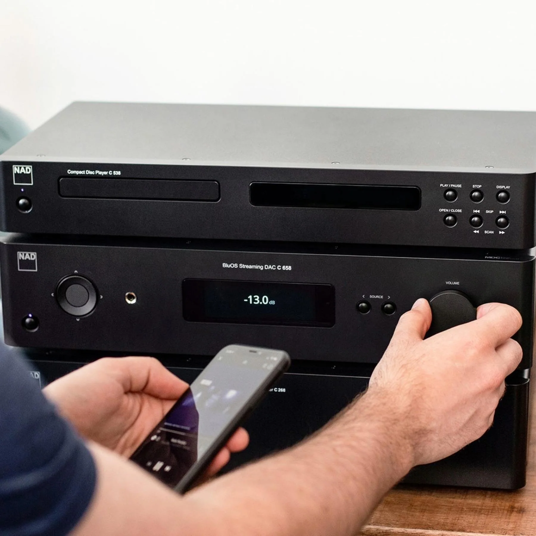 NAD C 658 BluOS Streaming Stereo Preamplifier - Image 4