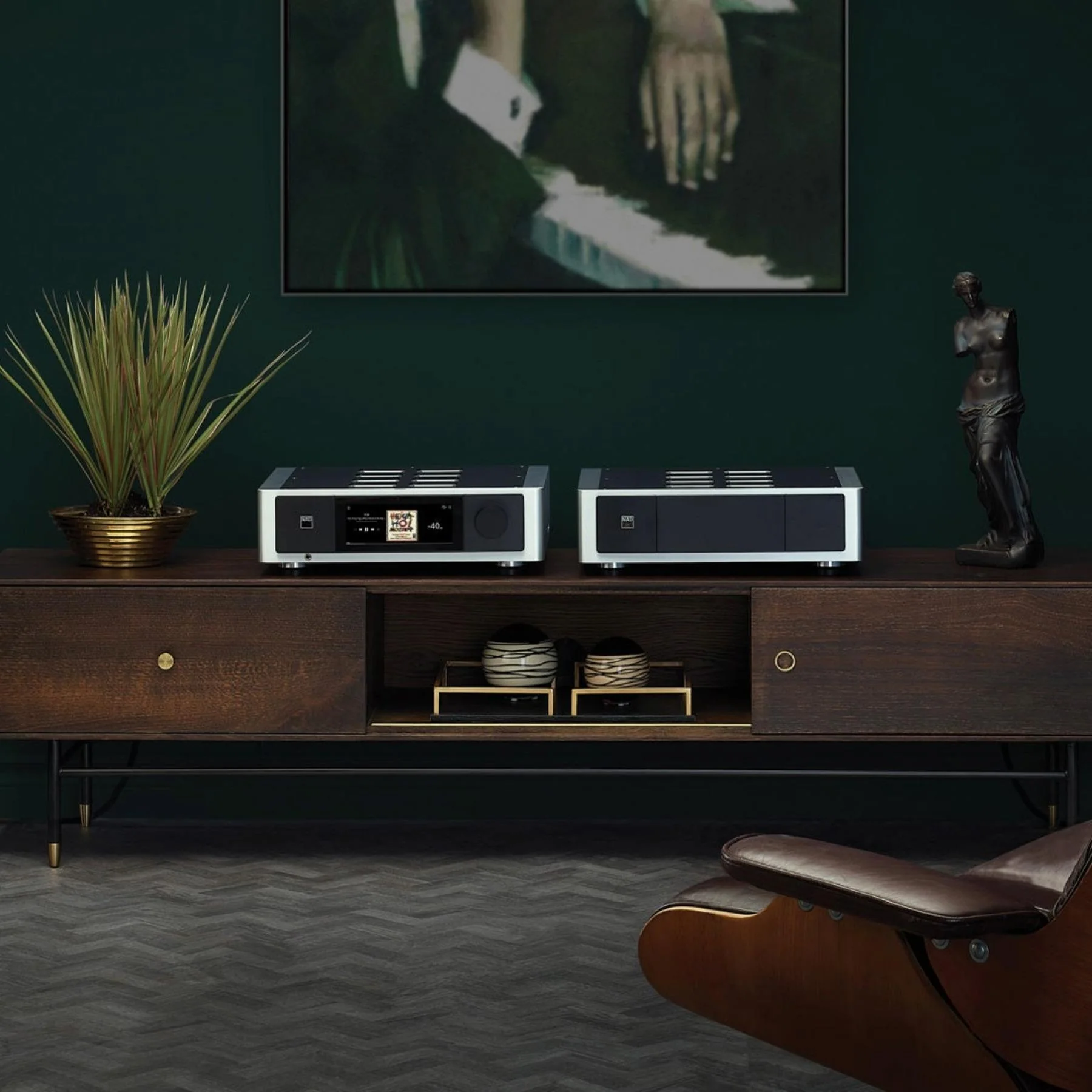 NAD Masters M66 Streaming DAC-Preamplifier - Image 3