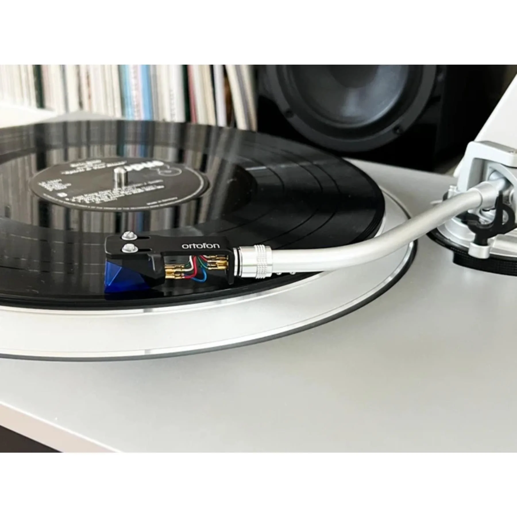 Ortofon 2M Blue Verso Moving Magnet Cartridge for Bottom Mount Headshells - Image 3