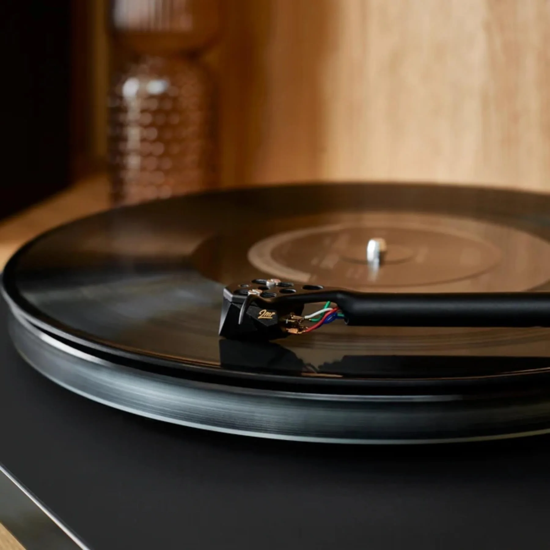 Ortofon 2MR Black Moving Magnet Cartridge for Low-Profile Turntables - Image 4