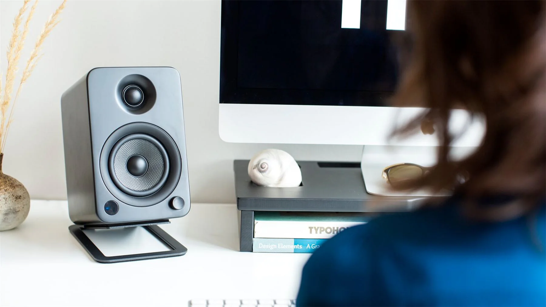 Kanto S4 Desktop Speaker Stands for Midsize Speakers - Image 7