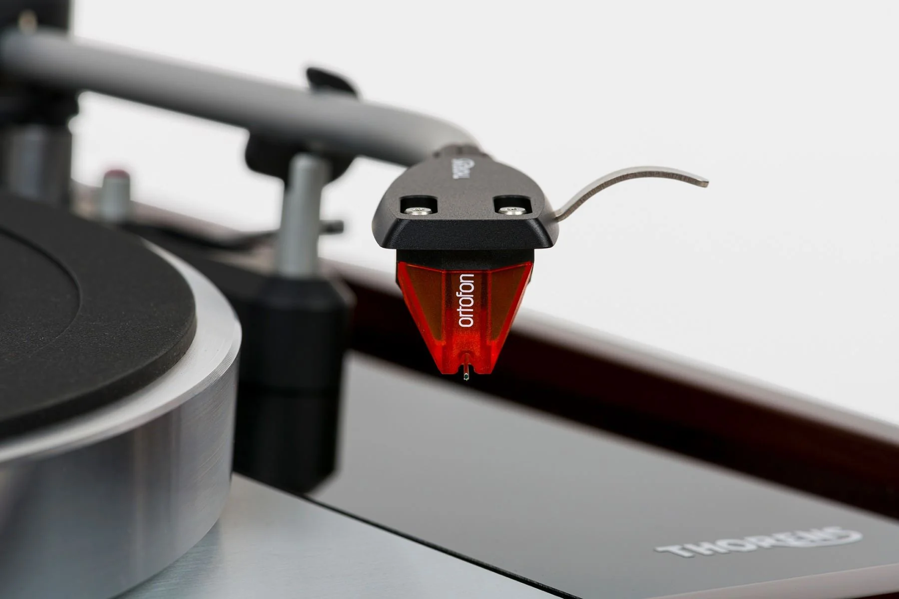 Thorens TD 1500 - Sub chassis Turntable with Ortofon 2M Bronze Cartridge - Image 6