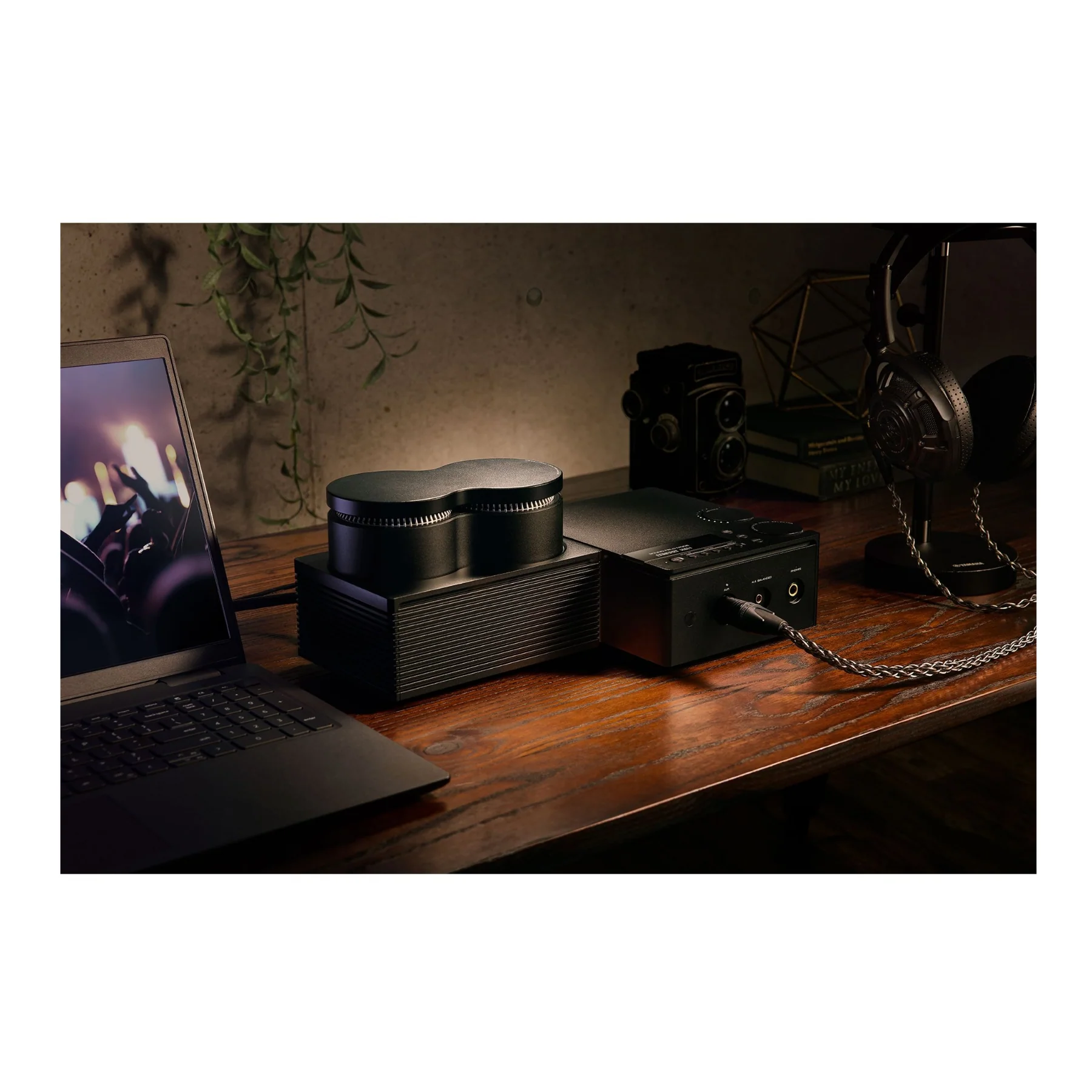 Yamaha HA-L7A Flagship Headphone Amplifier with Built-in DAC - Image 6